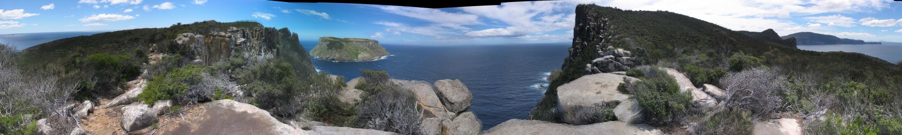 Cape Pillar Panorama.jpg